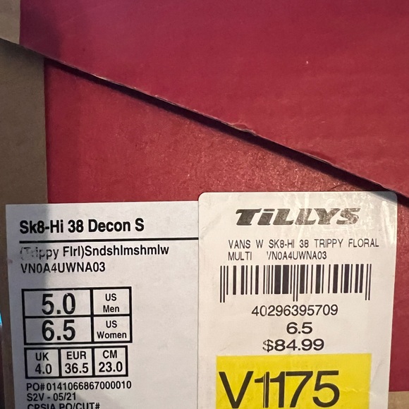 Vans - Picture 5 of 9